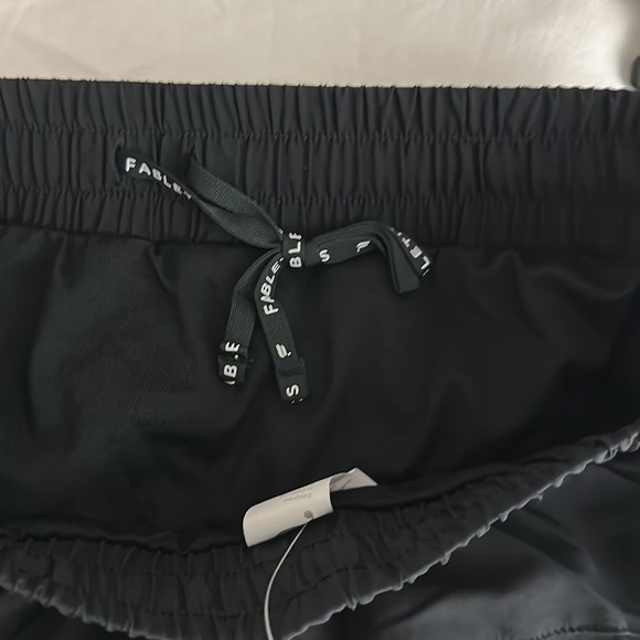 Fabletics Black Full Speed Mid-Rise Run Short Small NWT - Picture 11 of 12